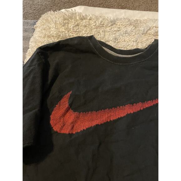 Nike Regular Fit men’s sz. M classic black logo tee. Comfortable - Picture 4 of 7